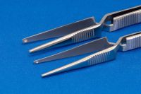 Veniard Empty Bead Box with Tweezers. Reduced